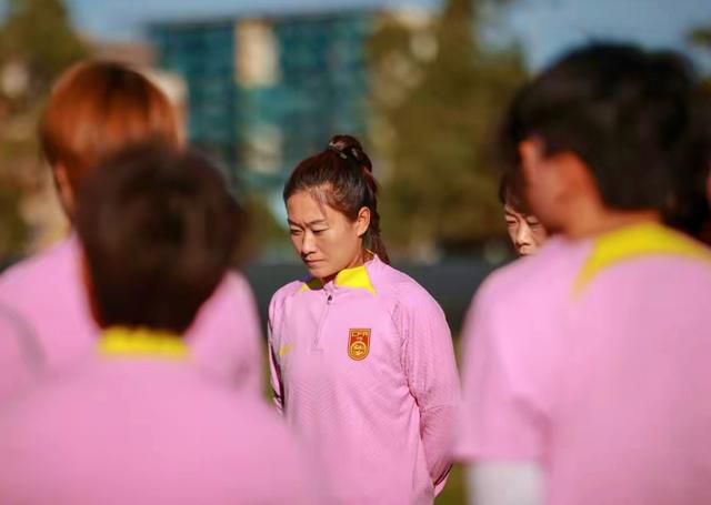 剧情结构方面，《长安的荔枝》围绕小吏李善德运送新鲜荔枝到长安展开，“一骑红尘妃子笑”，这是一场穿越权谋与险境的职场闯关之旅，暗合现代打工人心境；