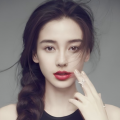 上一页12345.汤姆·赫兰德舞台剧首演之夜 网友辣评:为艺术献身_海外_ 消息 首页 新闻 视频 大片 影库 CCTV6 VIP影院 搜索 电影 星闻 独家 更多 专题 图片 视频 滚动 首页 新闻 大片 影库 CCTV6 VIP影院 客户端 电影网>新闻>明星资讯 汤姆·赫兰德舞台剧首演之夜 网友辣评:为艺术献身 时间：2024.05.14 ： 作者：迪莫 ： 共7张 当地时间5月13日，英国伦敦，约克公爵剧院，由“荷兰弟”汤姆·赫兰德、弗朗西斯卡·阿梅乌达-里弗斯主演的伦敦西区舞台剧《罗密欧与朱丽叶》首演之夜，完美落幕。